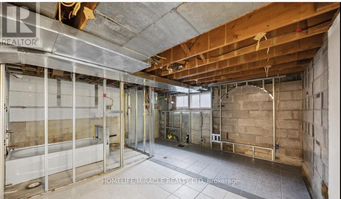 26 Anola Place, Toronto, Ontario  M1K 4W7 - Photo 11 - E12662248