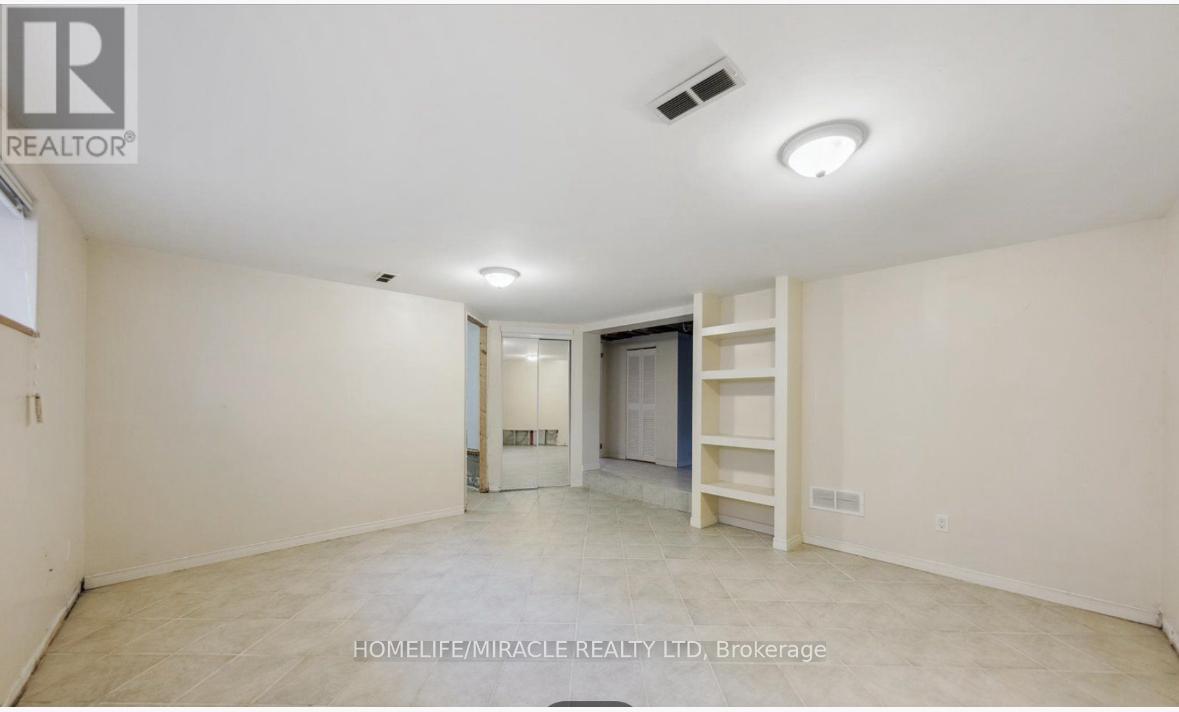 26 Anola Place, Toronto, Ontario  M1K 4W7 - Photo 7 - E12662248