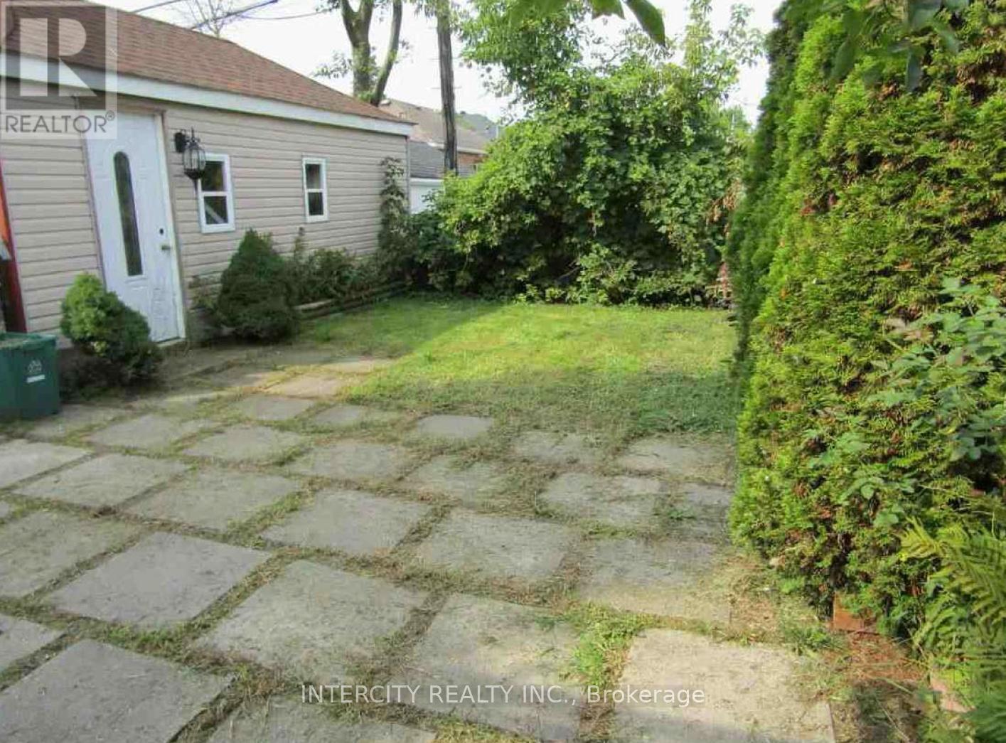 54 Sixteenth Street, Toronto, Ontario  M8V 3J8 - Photo 4 - W12657374