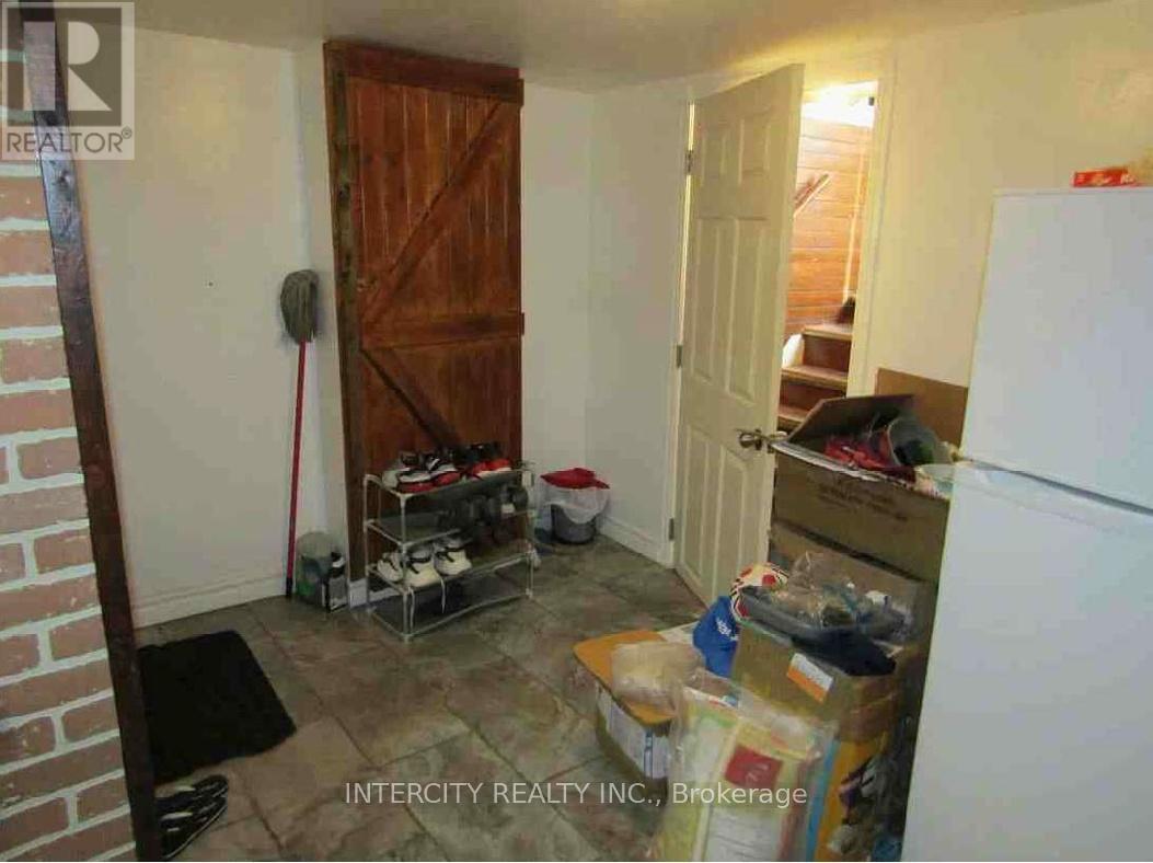 54 Sixteenth Street, Toronto, Ontario  M8V 3J8 - Photo 13 - W12657374