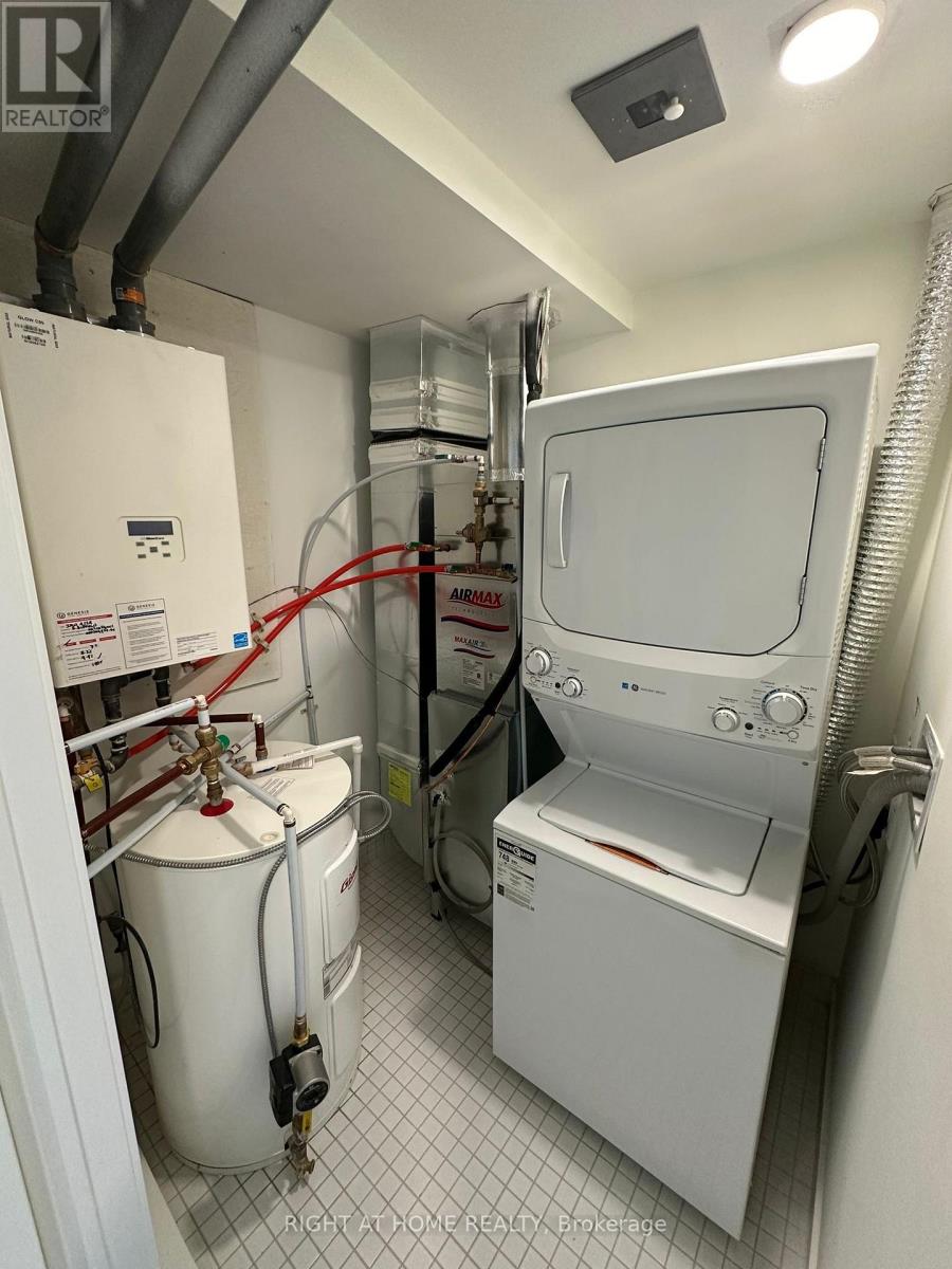 111 - 135 Canon Jackson Drive, Toronto, Ontario  M6M 0C3 - Photo 11 - W12650882