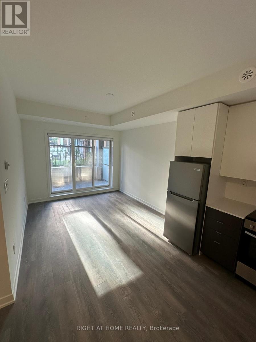 111 - 135 Canon Jackson Drive, Toronto, Ontario  M6M 0C3 - Photo 6 - W12650882