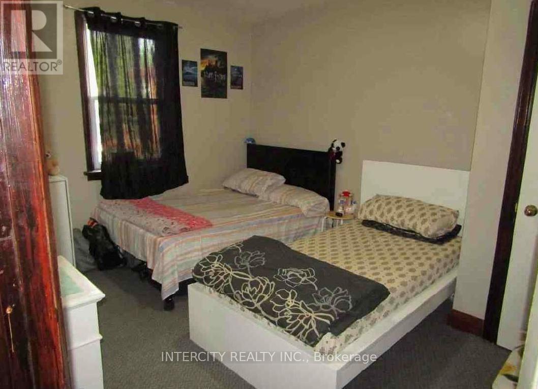 54 Sixteenth Street, Toronto, Ontario  M8V 3J8 - Photo 10 - W12657374