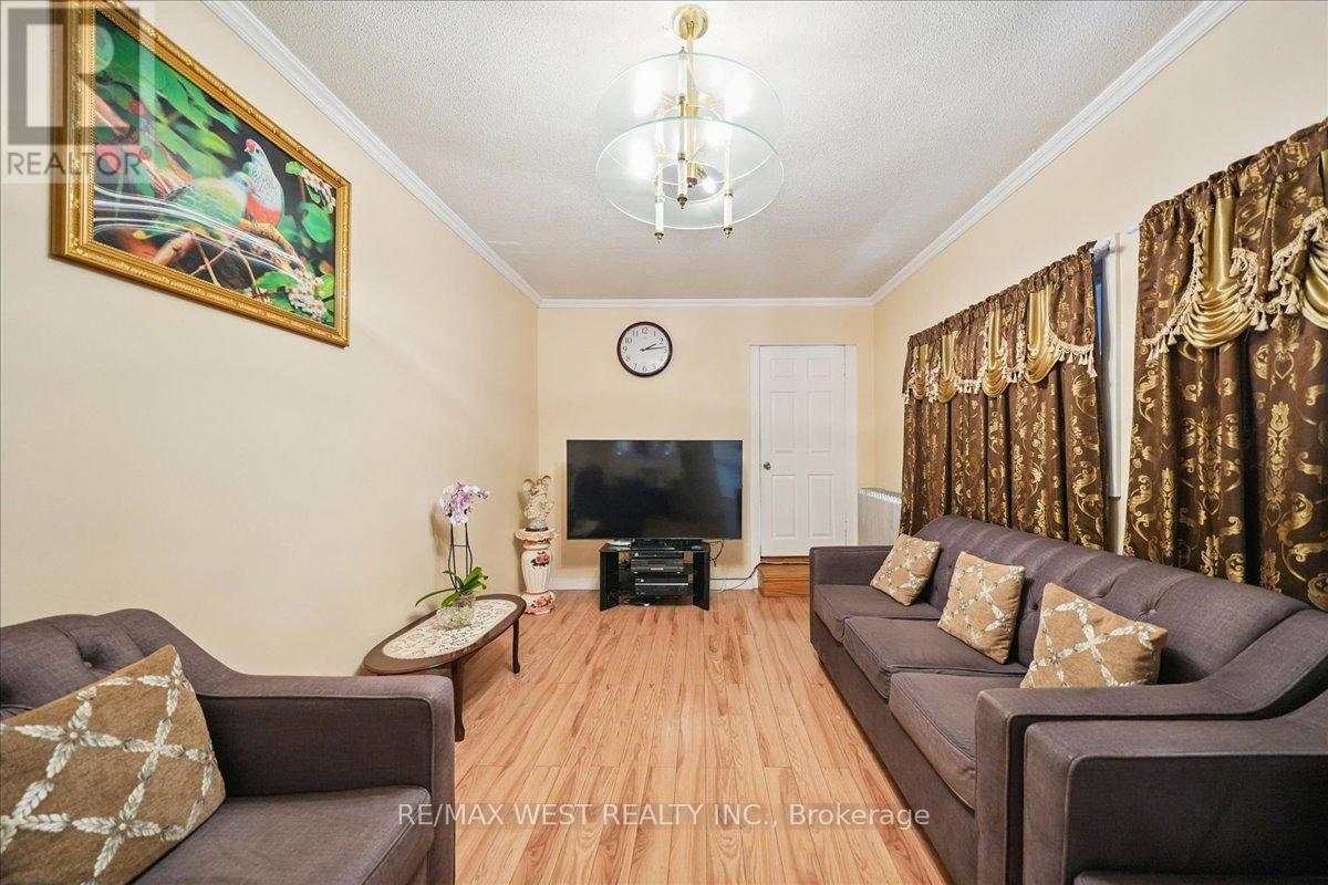 1281 Queen Street W, Toronto (South Parkdale), Ontario  M6K 1L6 - Photo 4 - W12659500