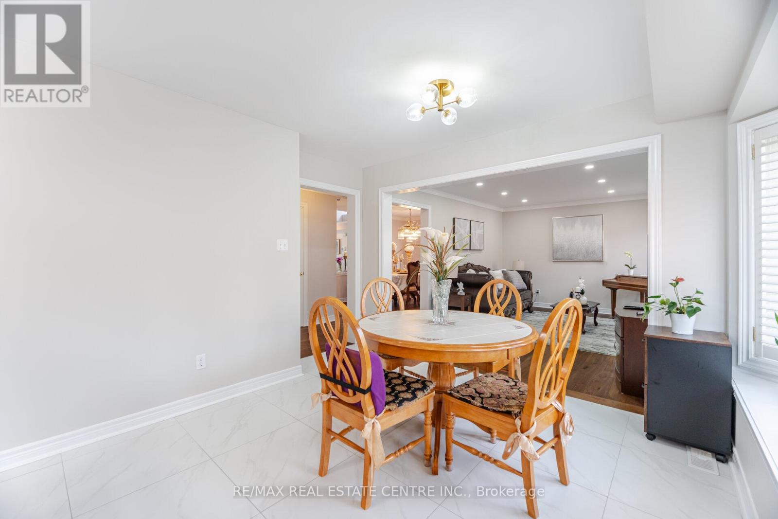 53 Wild Indigo Crescent, Brampton, Ontario  L6R 2K3 - Photo 16 - W12663820