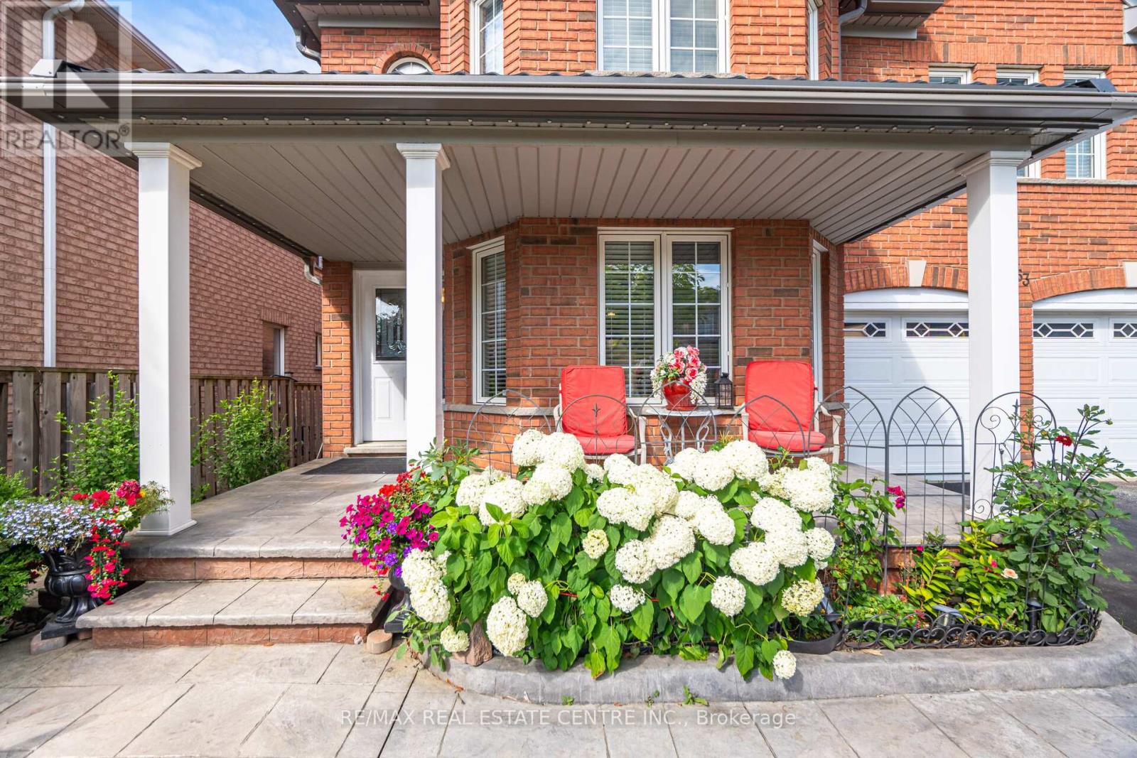 53 Wild Indigo Crescent, Brampton, Ontario  L6R 2K3 - Photo 3 - W12663820