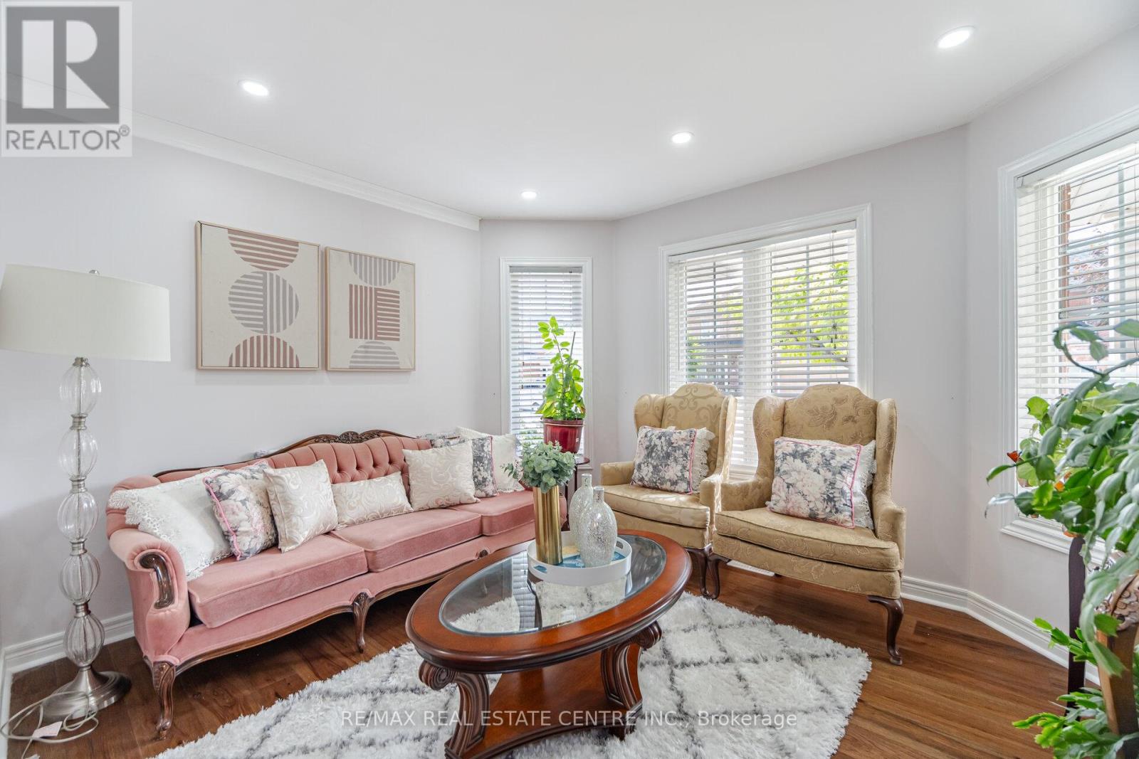 53 Wild Indigo Crescent, Brampton, Ontario  L6R 2K3 - Photo 6 - W12663820