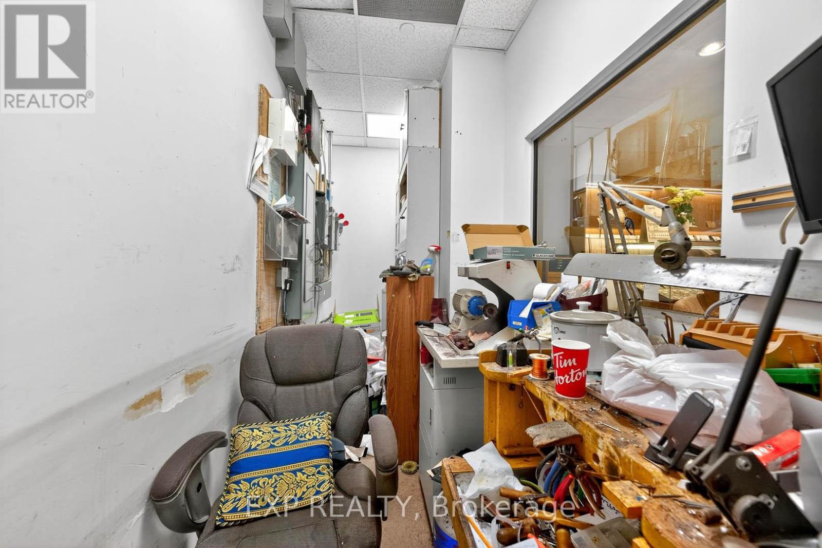 1-174 - 100 City Centre Drive, Mississauga, Ontario  L5B 2C9 - Photo 15 - W12663858