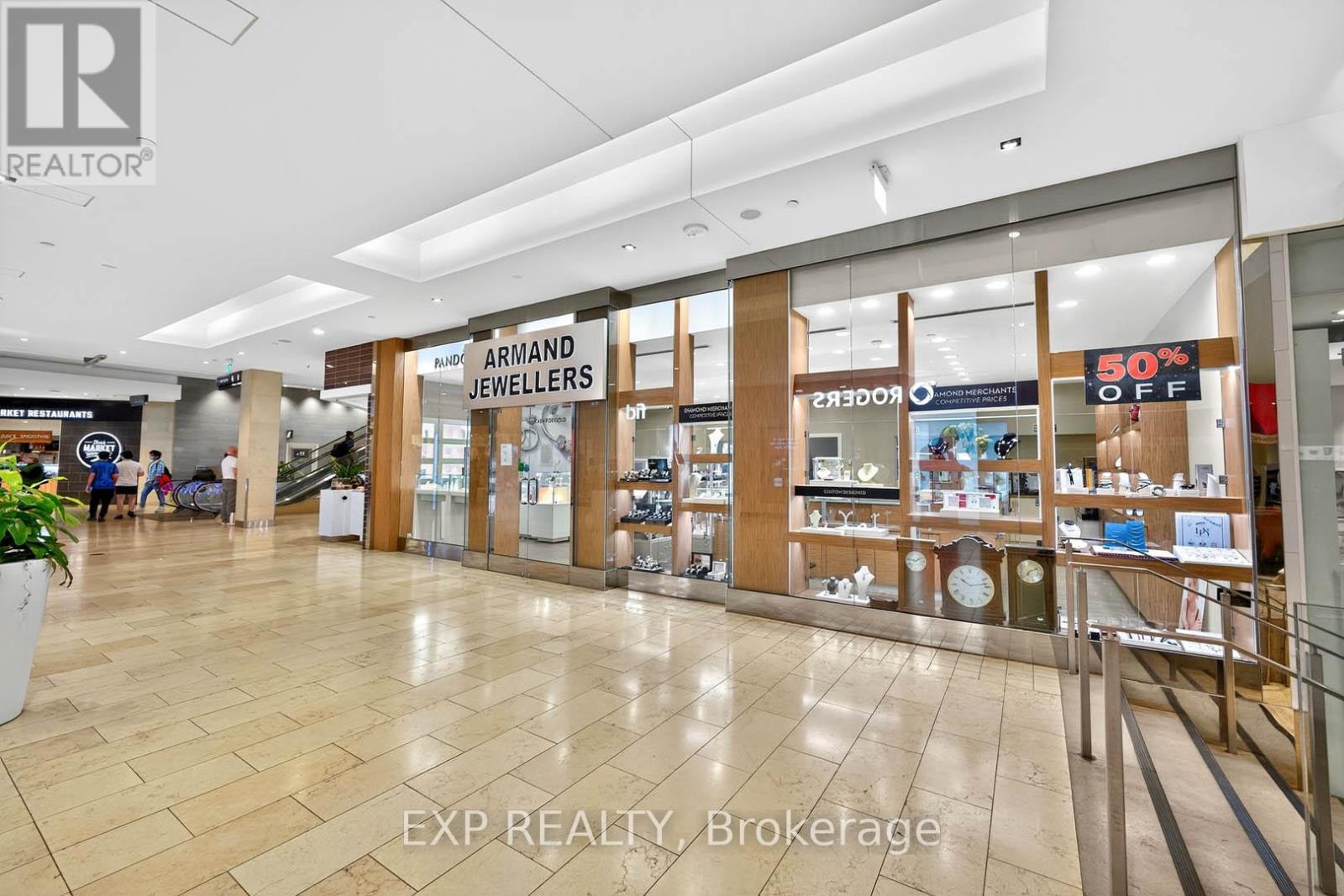 1-174 - 100 City Centre Drive, Mississauga, Ontario  L5B 2C9 - Photo 3 - W12663858