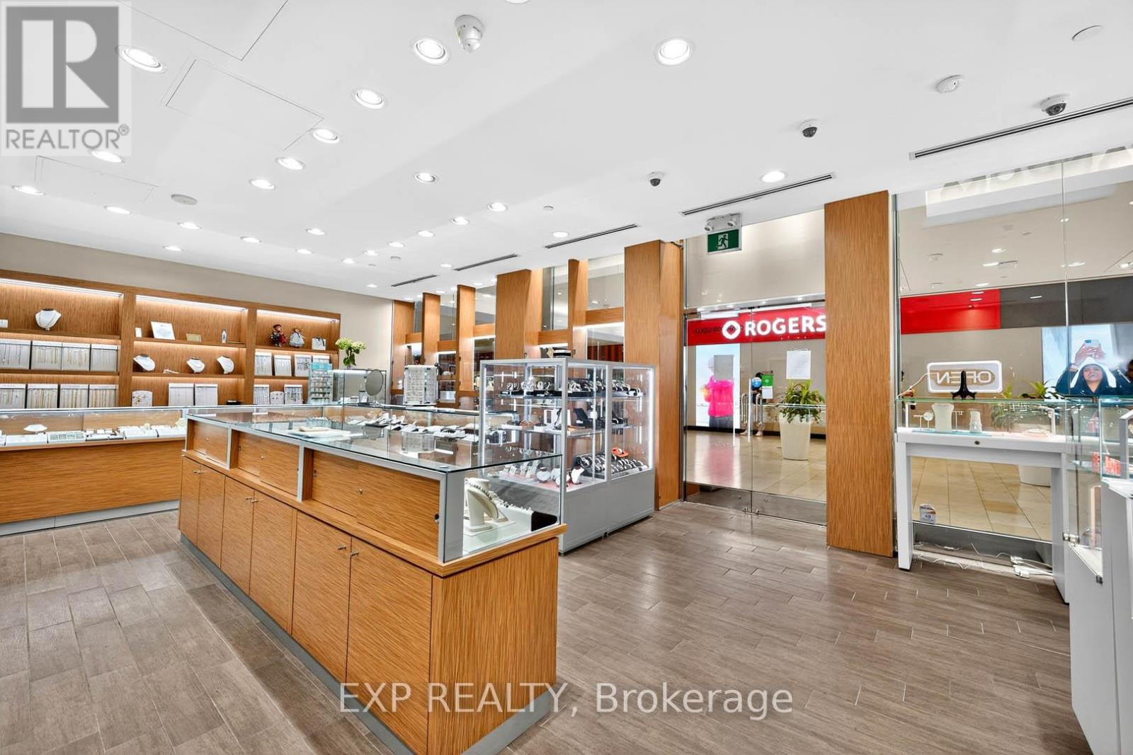 1-174 - 100 City Centre Drive, Mississauga, Ontario  L5B 2C9 - Photo 6 - W12663858