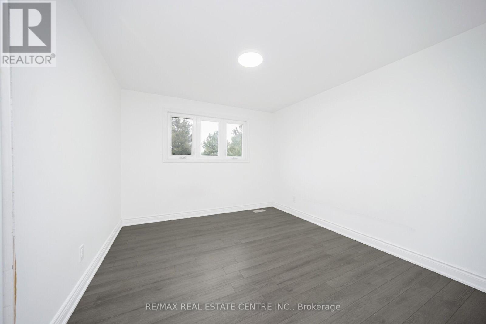 15095 Dixie Road, Caledon, Ontario  L7C 2N1 - Photo 19 - W12663864