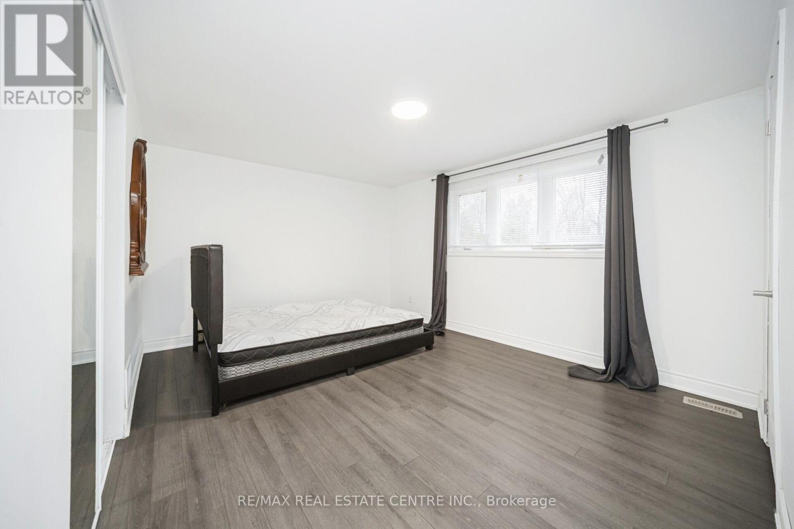 15095 Dixie Road, Caledon, Ontario  L7C 2N1 - Photo 25 - W12663864