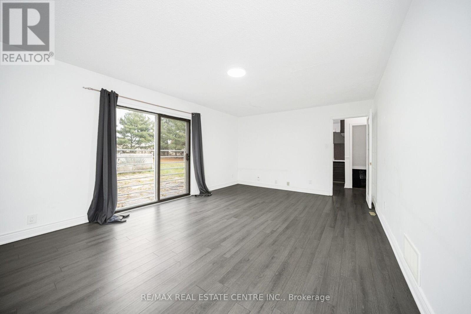 15095 Dixie Road, Caledon, Ontario  L7C 2N1 - Photo 31 - W12663864