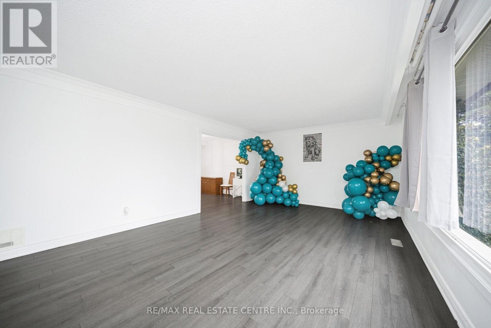 15095 Dixie Road, Caledon, Ontario  L7C 2N1 - Photo 6 - W12663864