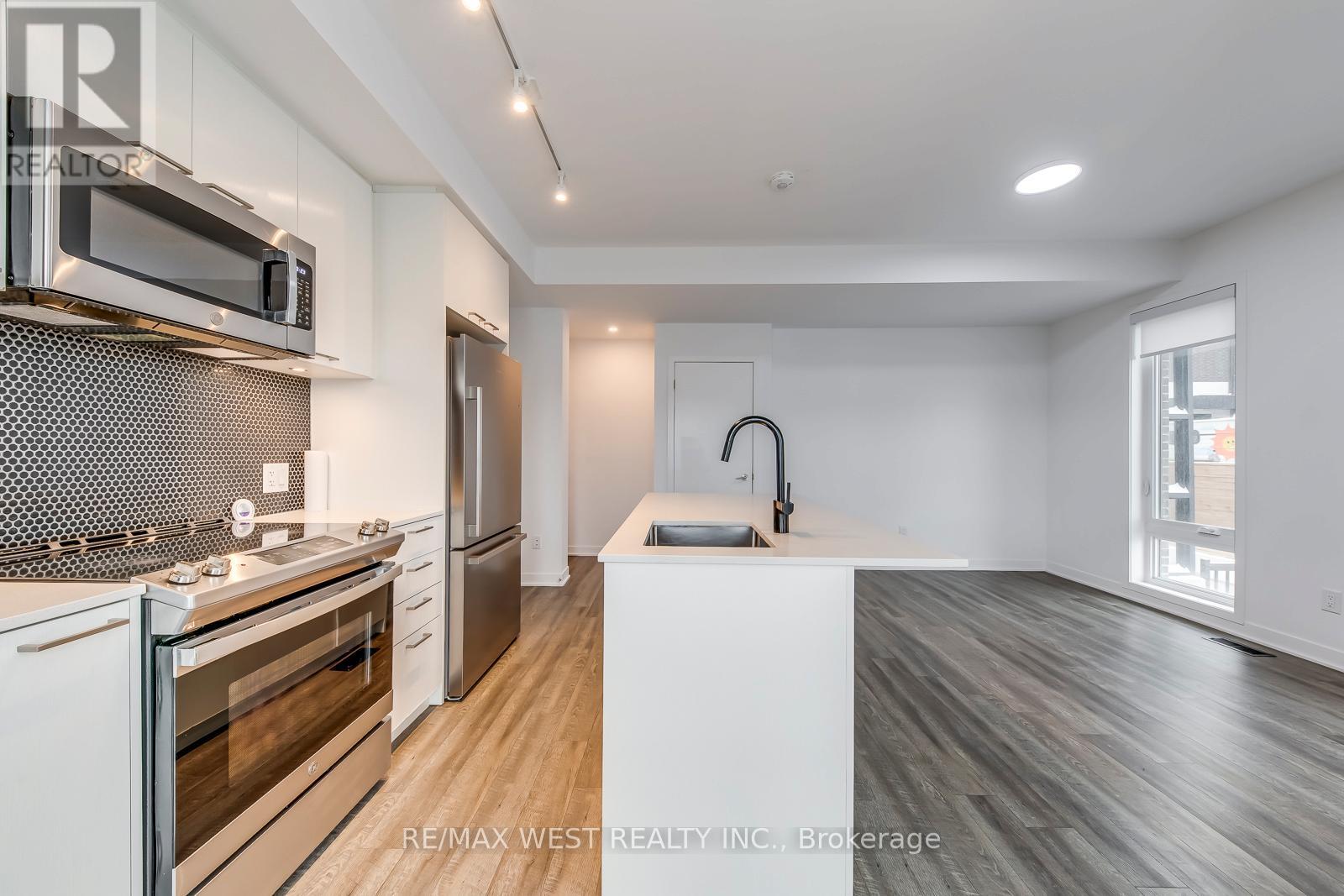 14 - 40 Ed Clark Gardens Boulevard, Toronto, Ontario  M6N 0B5 - Photo 12 - W12663874