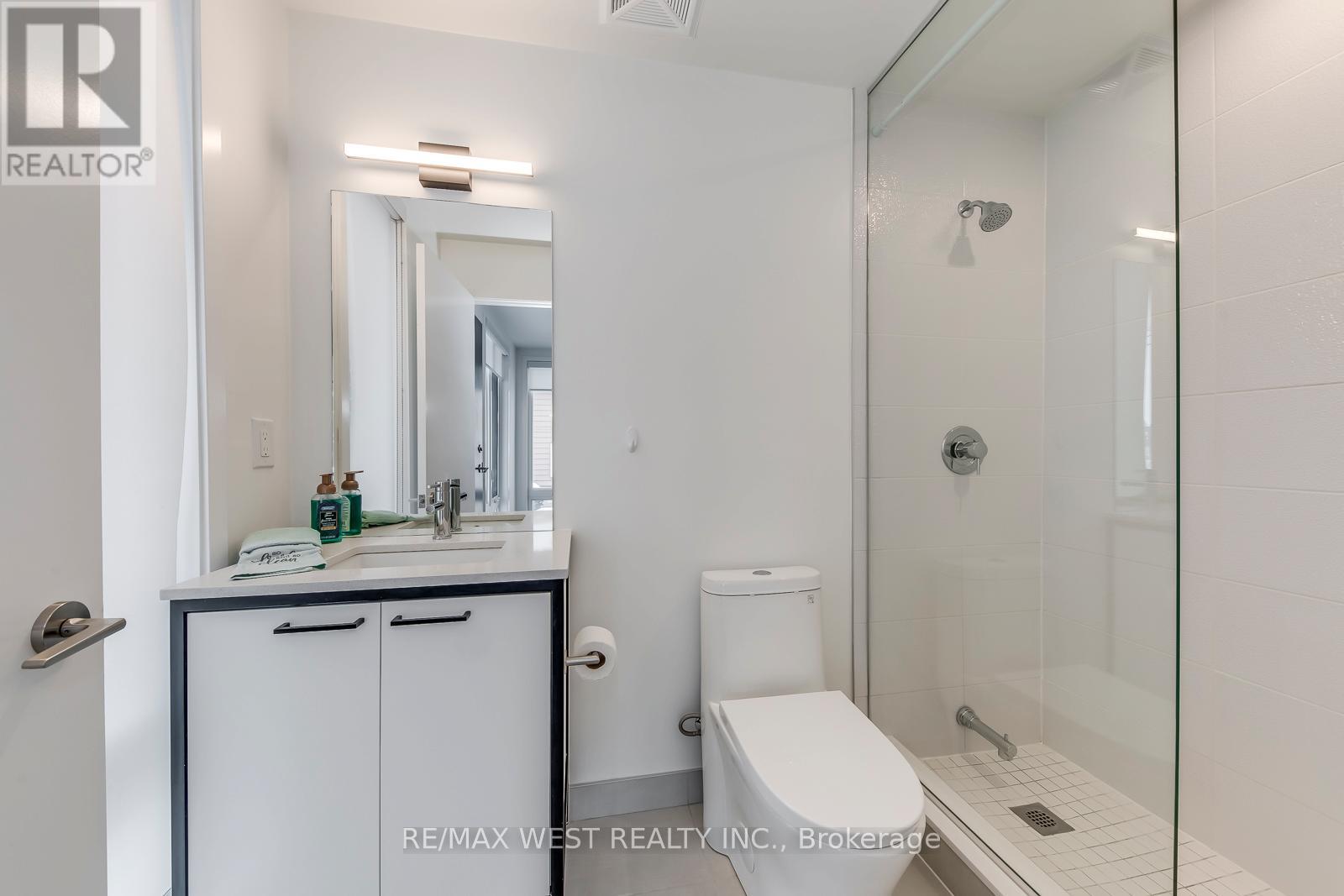 14 - 40 Ed Clark Gardens Boulevard, Toronto, Ontario  M6N 0B5 - Photo 18 - W12663874