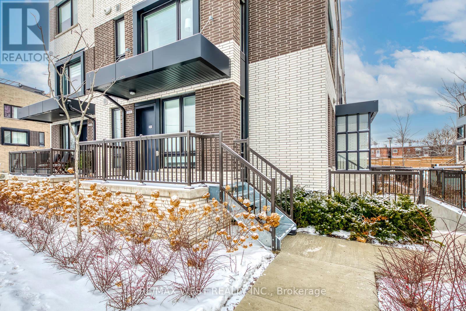 14 - 40 Ed Clark Gardens Boulevard, Toronto, Ontario  M6N 0B5 - Photo 3 - W12663874