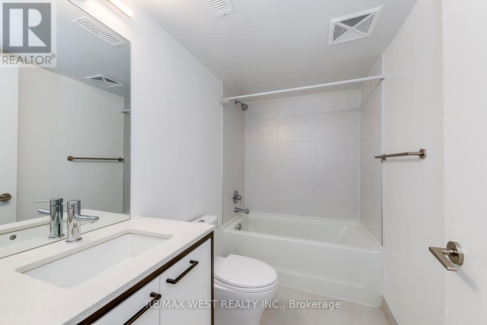 14 - 40 Ed Clark Gardens Boulevard, Toronto, Ontario  M6N 0B5 - Photo 30 - W12663874