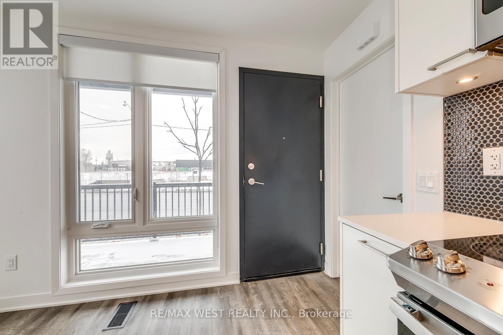 14 - 40 Ed Clark Gardens Boulevard, Toronto, Ontario  M6N 0B5 - Photo 5 - W12663874