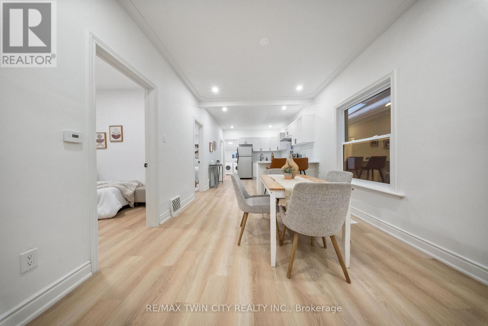 12 Carlyle Street, Brantford, Ontario  N3T 2C1 - Photo 4 - X12663838