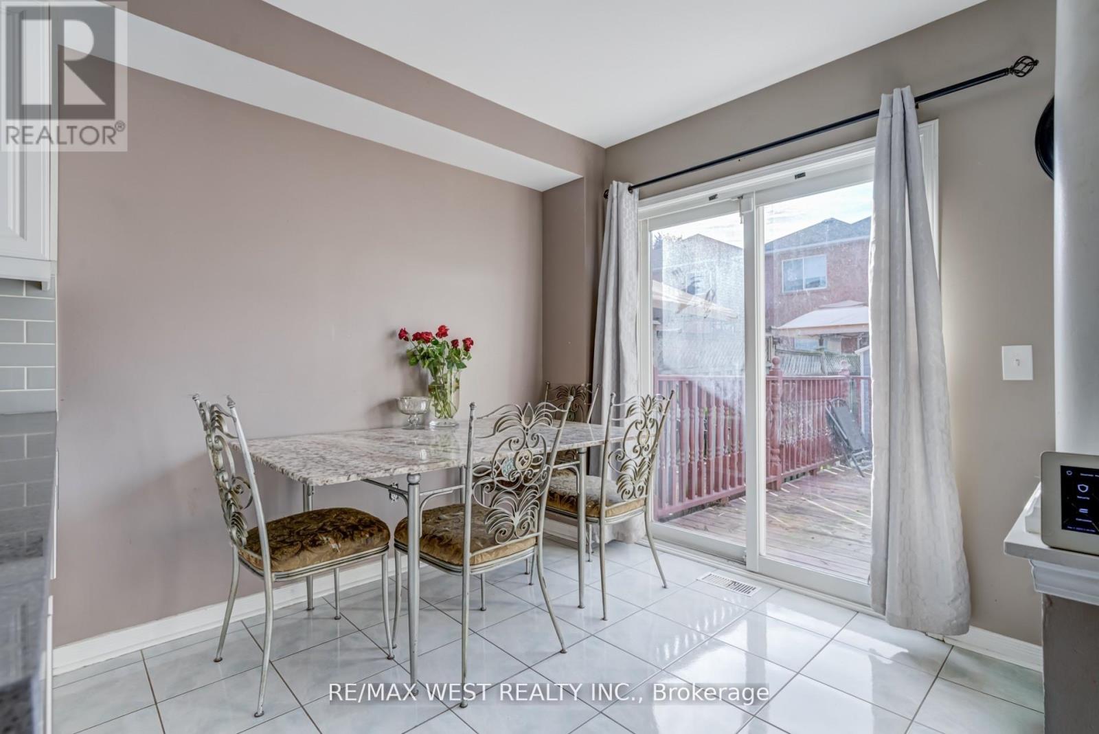 6 Mccreary Trail, Caledon, Ontario  L7E 2C8 - Photo 18 - W12470277