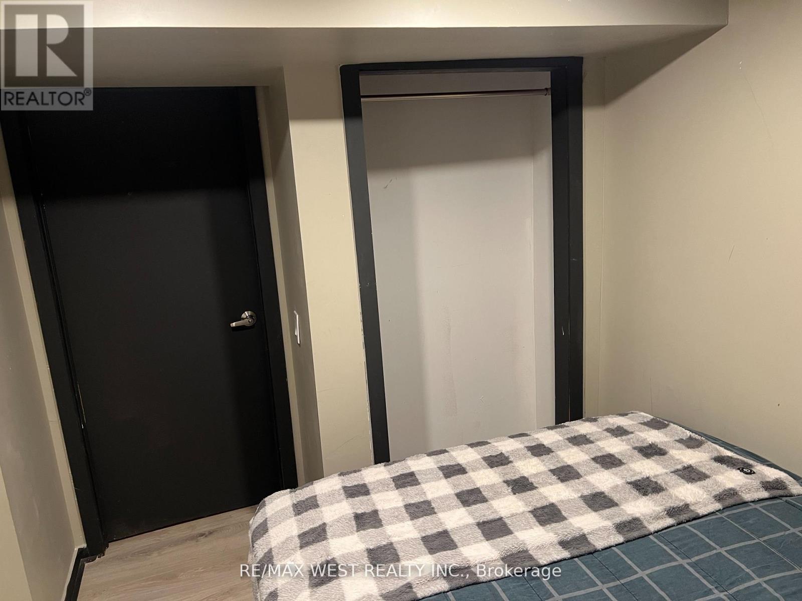 6 Mccreary Trail, Caledon, Ontario  L7E 2C8 - Photo 43 - W12470277