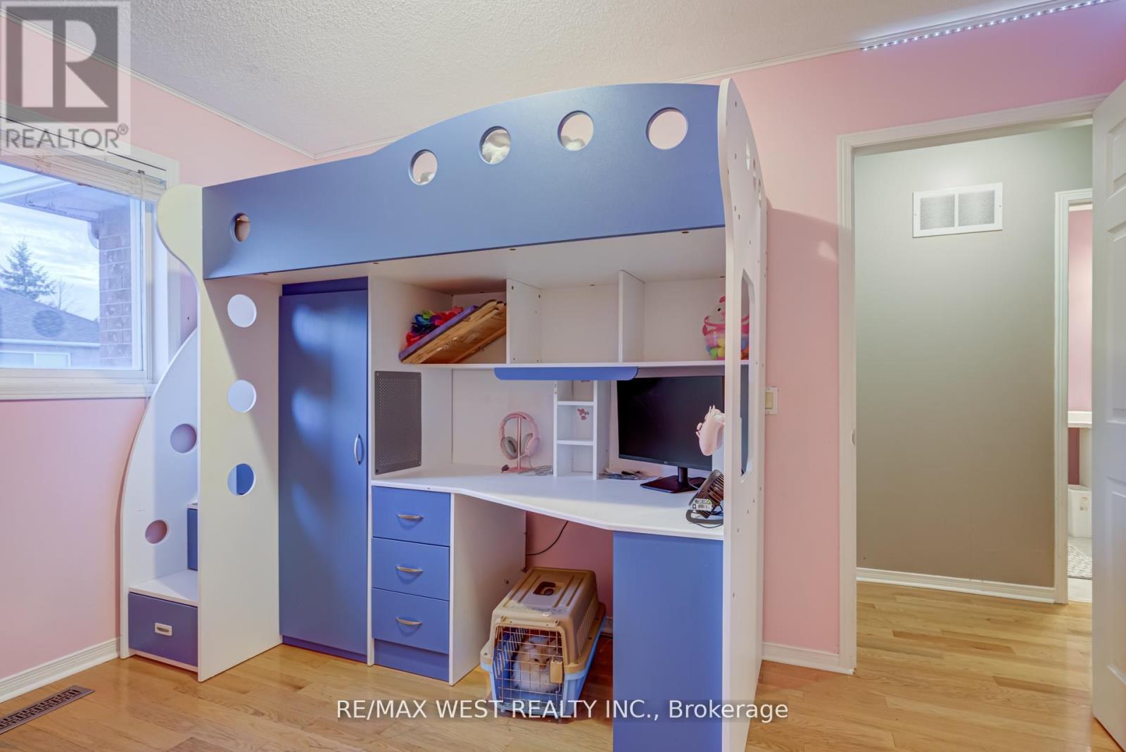 6 Mccreary Trail, Caledon, Ontario  L7E 2C8 - Photo 34 - W12470277