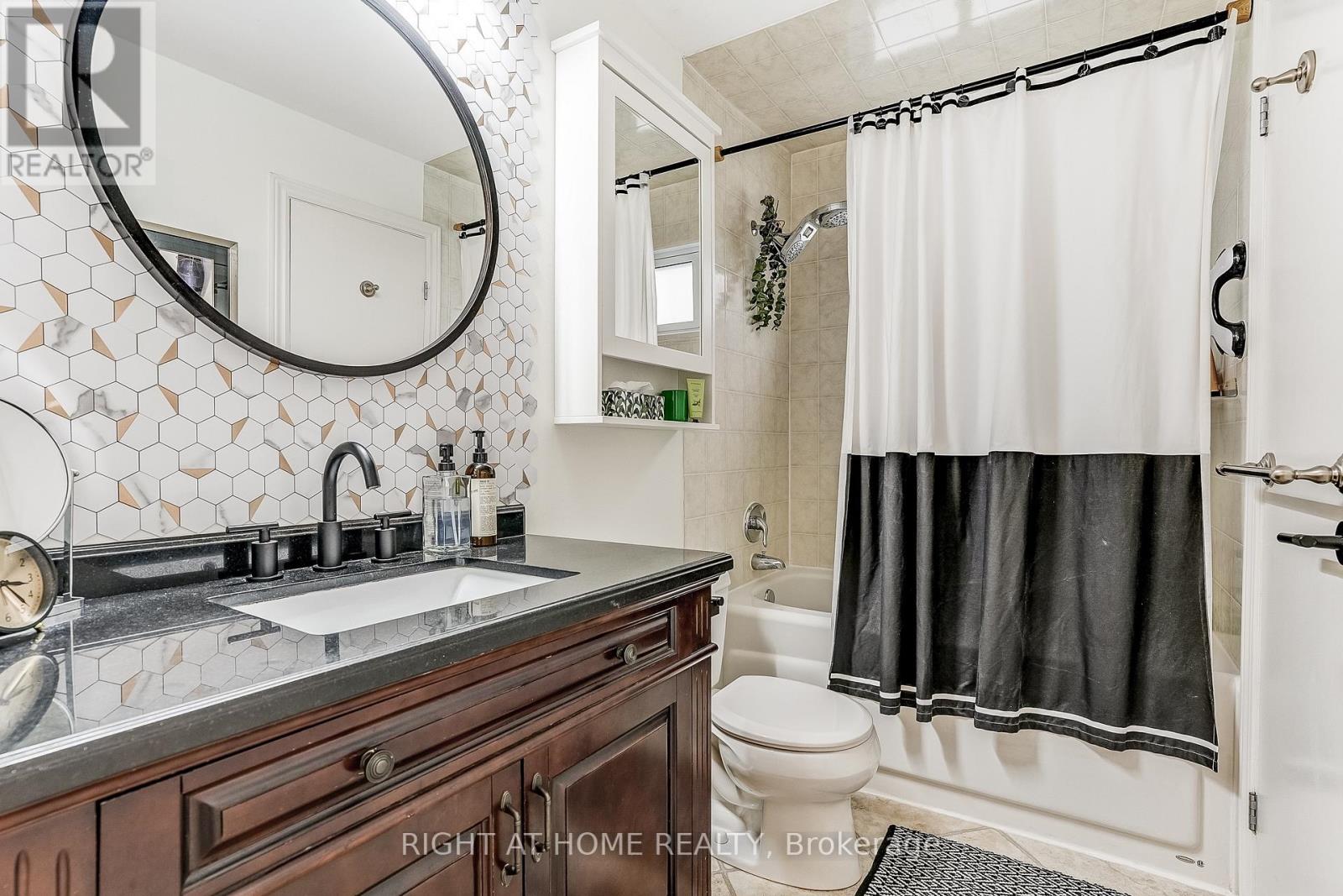 9 Aspen Court, Hamilton, Ontario  L8B 0A7 - Photo 24 - X12547220