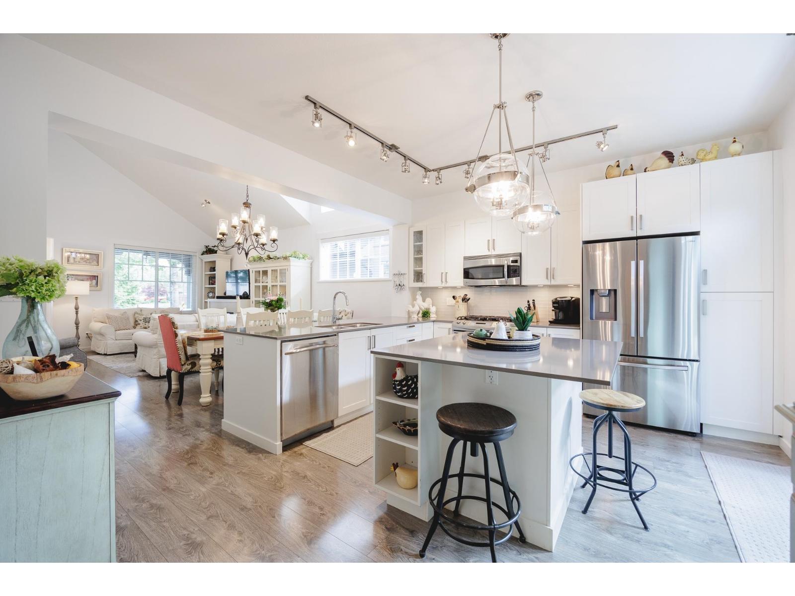 93 6450 187 Street, Surrey, British Columbia  V3S 2X4 - Photo 1 - R3075308