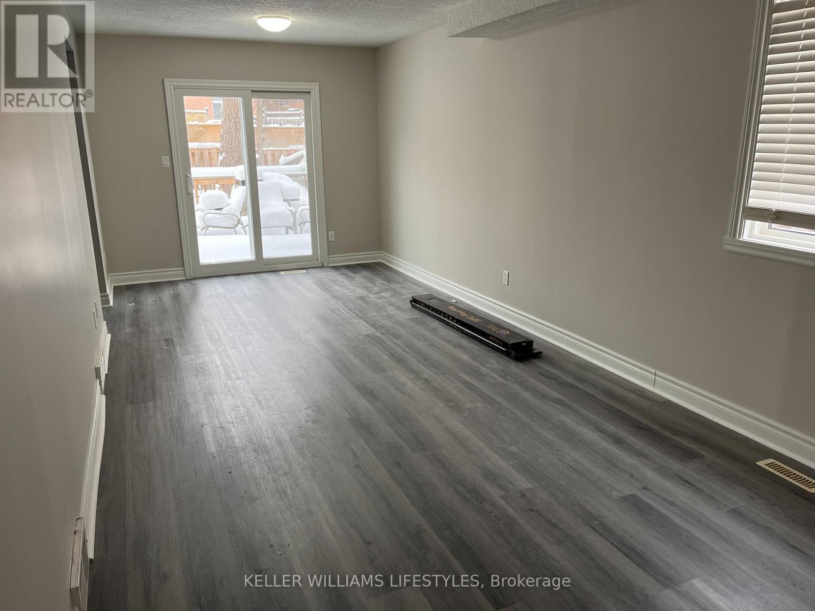 99 Walmer Gardens, London North, Ontario  N6G 4H1 - Photo 3 - X12664036