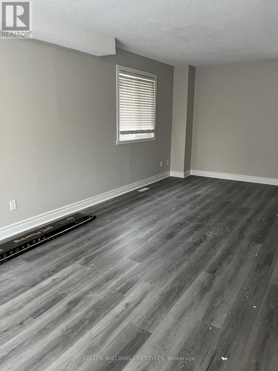 99 Walmer Gardens, London North, Ontario  N6G 4H1 - Photo 4 - X12664036