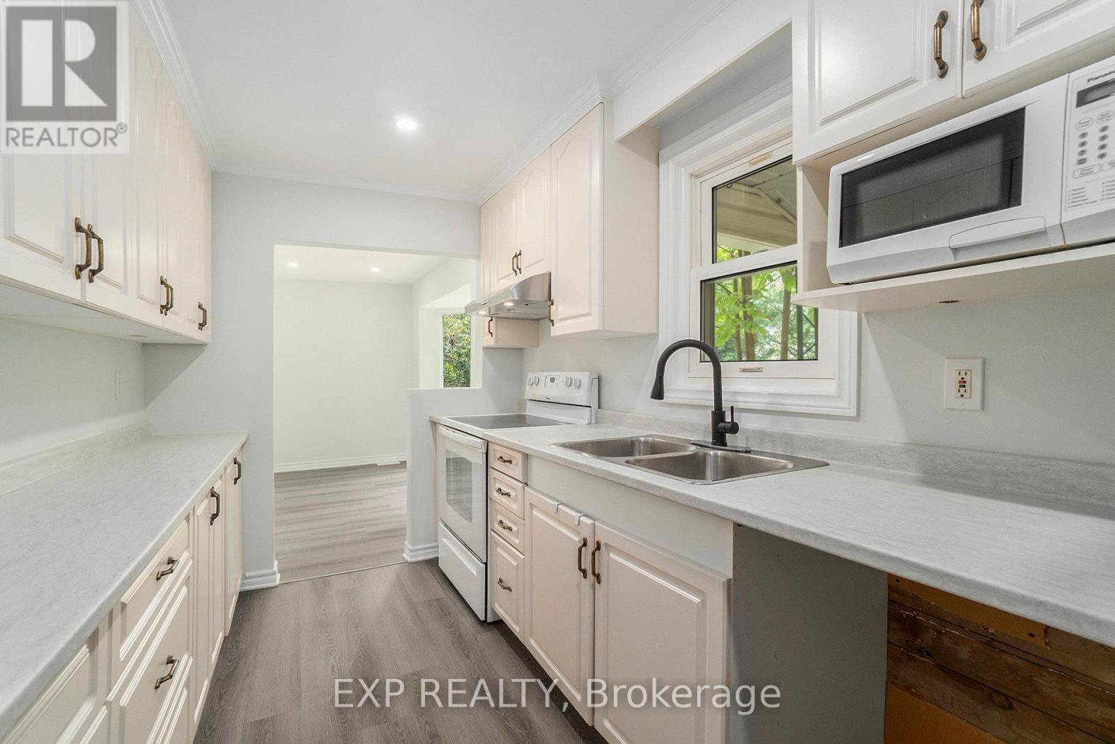 3854 Prince Of Wales Drive, Ottawa, Ontario  K2C 3H2 - Photo 14 - X12663884