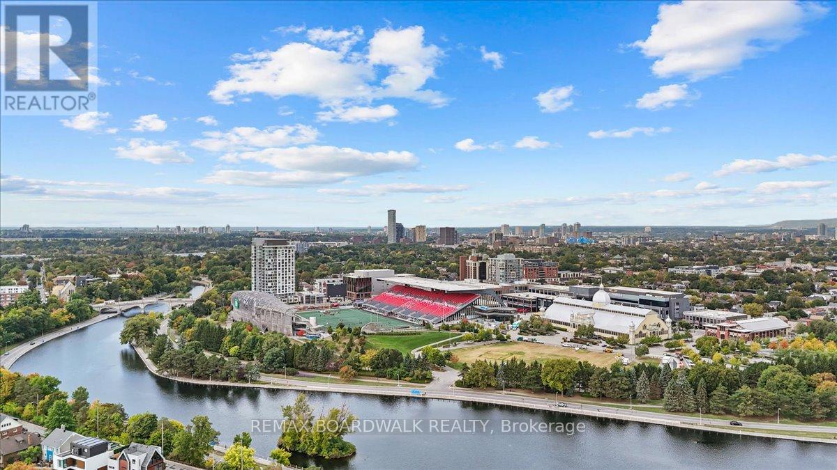 406 - 1035 Bank Street, Ottawa, Ontario  K1S 3W9 - Photo 2 - X12663886