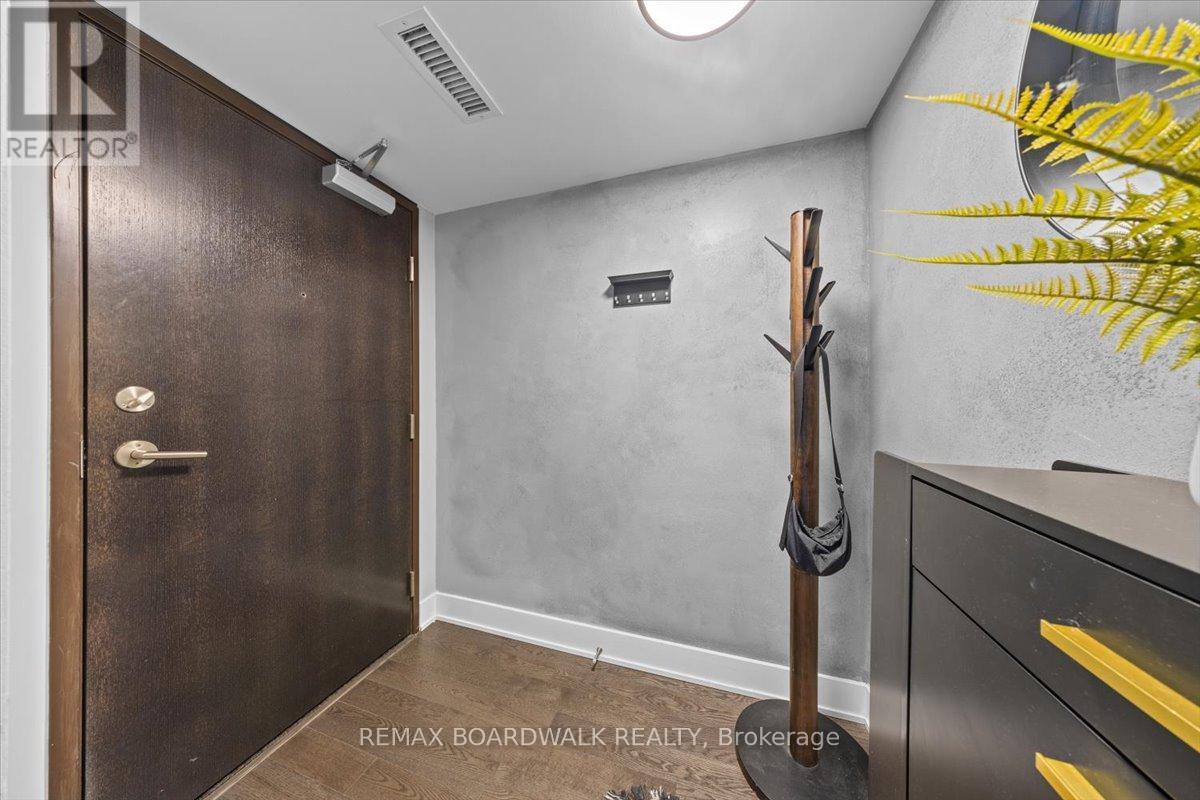 406 - 1035 Bank Street, Ottawa, Ontario  K1S 3W9 - Photo 3 - X12663886