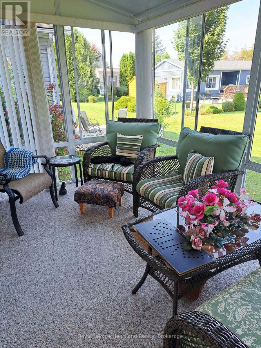 11-2 Stewart Street, Strathroy-Caradoc, Ontario  N7G 1A1 - Photo 14 - X12421755