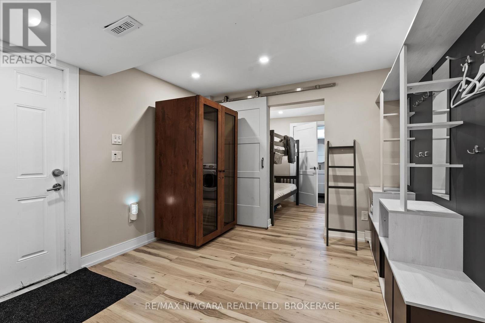 2 Mallette Crescent, Niagara-On-The-Lake, Ontario  L0S 1J0 - Photo 38 - X12663992