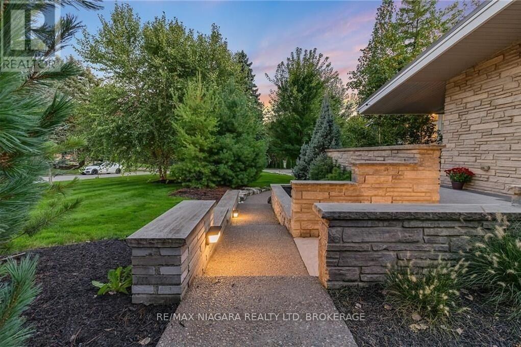 2 Mallette Crescent, Niagara-On-The-Lake, Ontario  L0S 1J0 - Photo 9 - X12663992