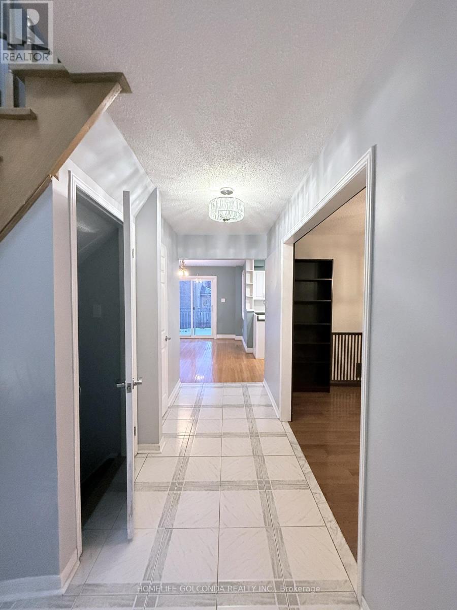 17 Goodwood Drive, Whitby, Ontario  L1N 8K5 - Photo 5 - E12607974