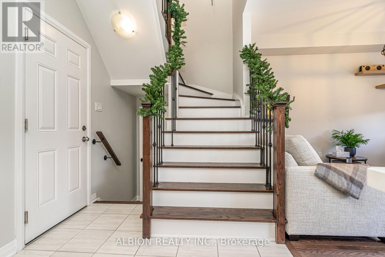 37 Donnan Drive, New Tecumseth, Ontario  L0G 1W0 - Photo 19 - N12559370