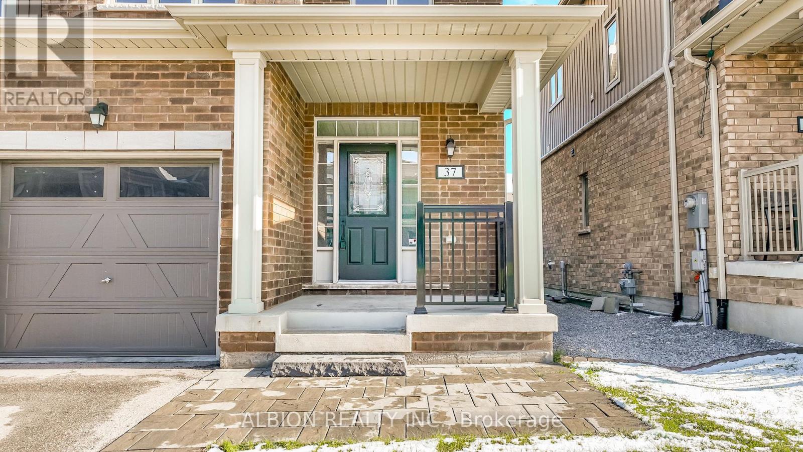 37 Donnan Drive, New Tecumseth, Ontario  L0G 1W0 - Photo 3 - N12559370