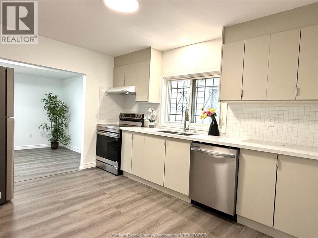 941 Cataraqui, Windsor, Ontario  N9A 3P7 - Photo 1 - 25028440