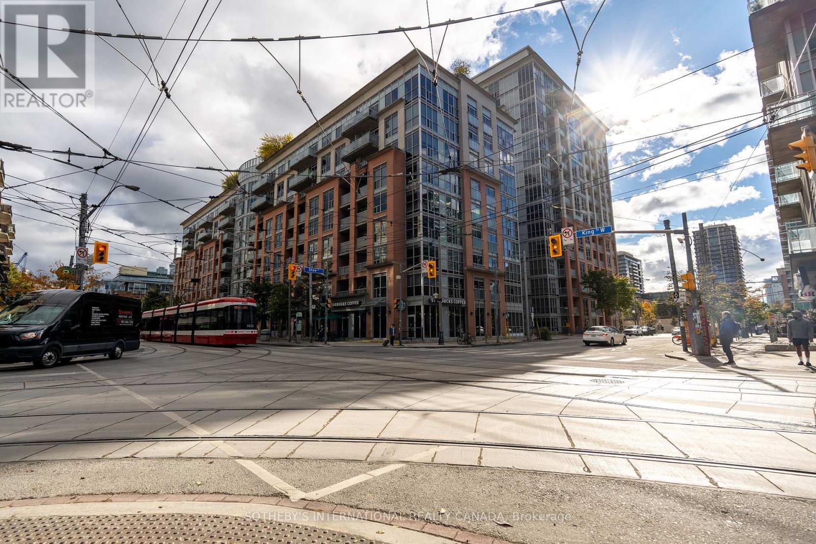 810 - 1005 King Street W, Toronto, Ontario  M6K 3M8 - Photo 2 - C12663896