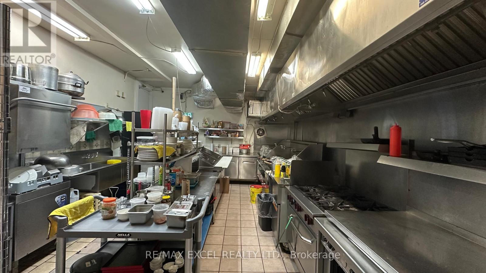 1010 Eglinton Avenue W, Toronto, Ontario  M6C 2C5 - Photo 6 - C12663916