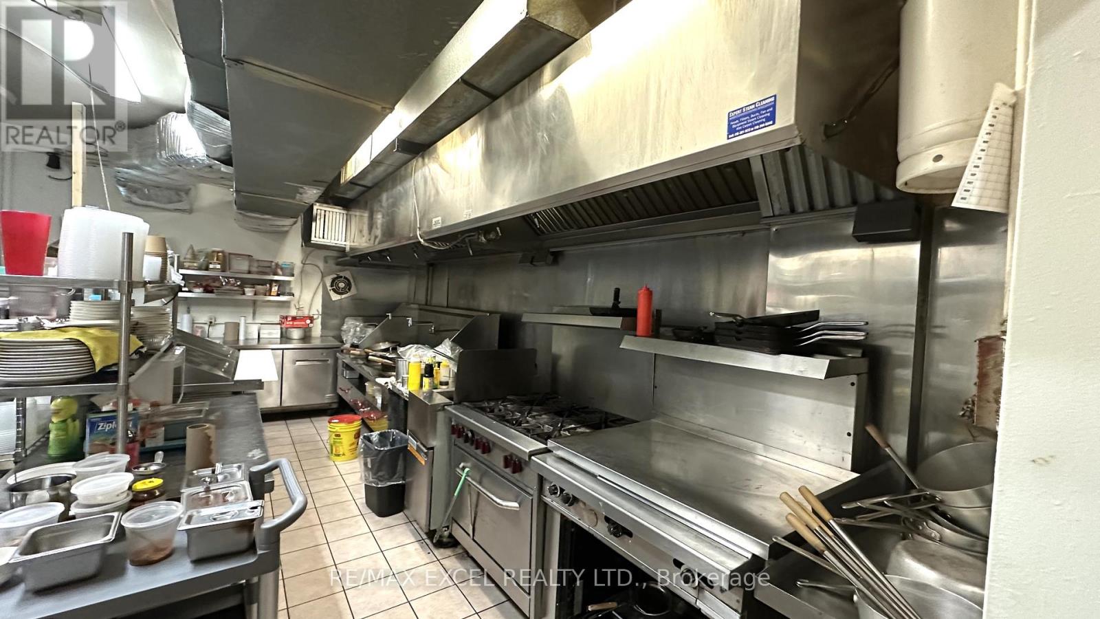 1010 Eglinton Avenue W, Toronto, Ontario  M6C 2C5 - Photo 7 - C12663916