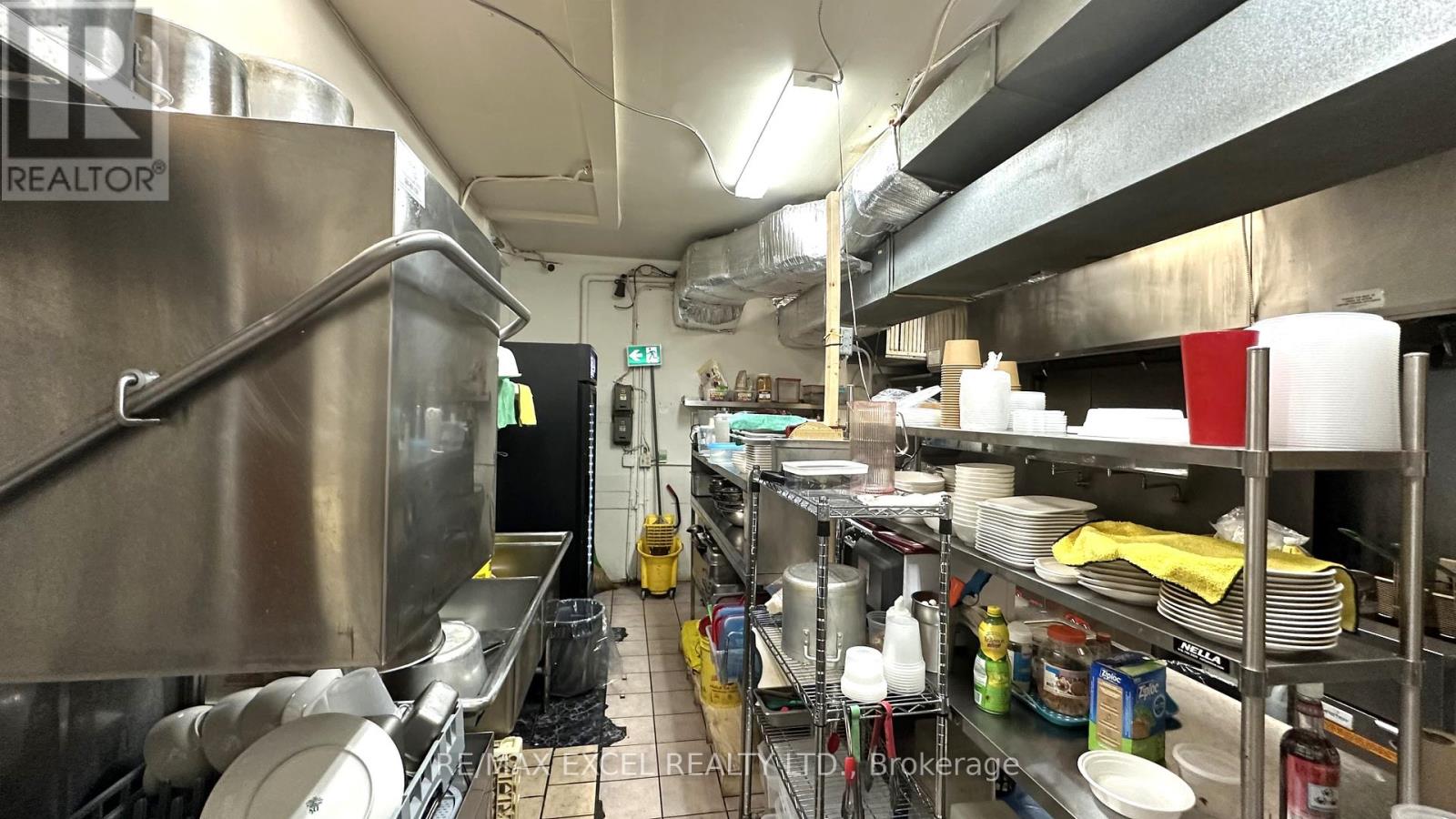 1010 Eglinton Avenue W, Toronto, Ontario  M6C 2C5 - Photo 8 - C12663916