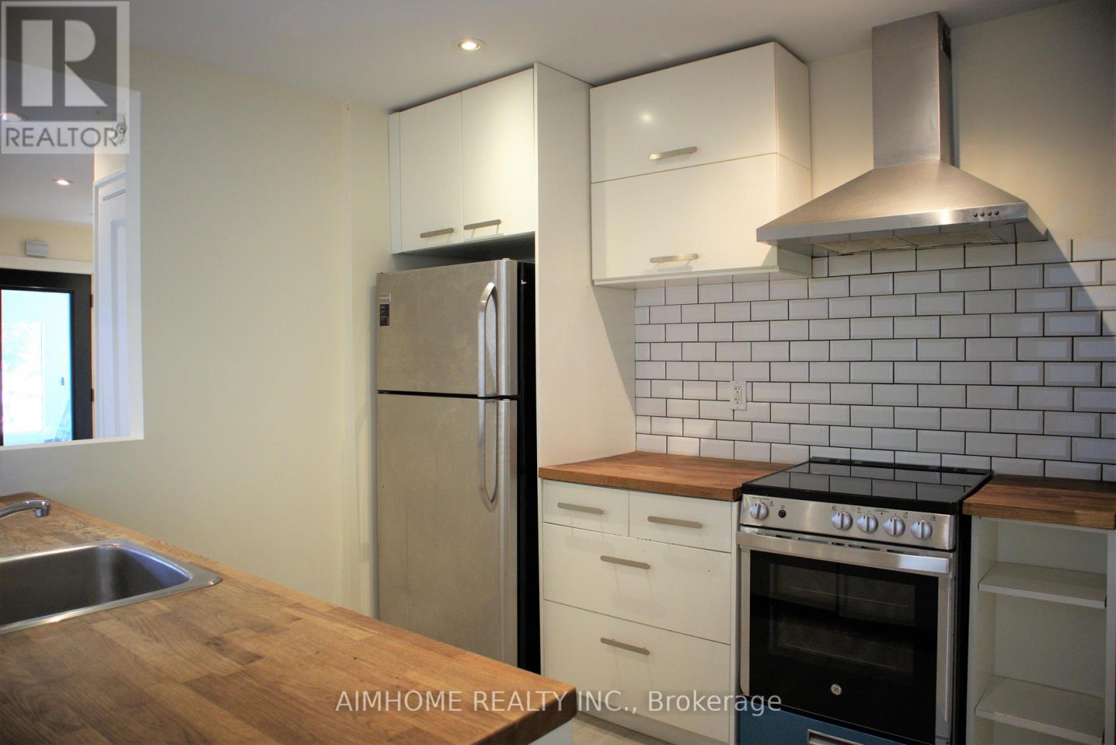 303 St Helens Avenue, Toronto, Ontario  M6H 4A2 - Photo 14 - C12663924