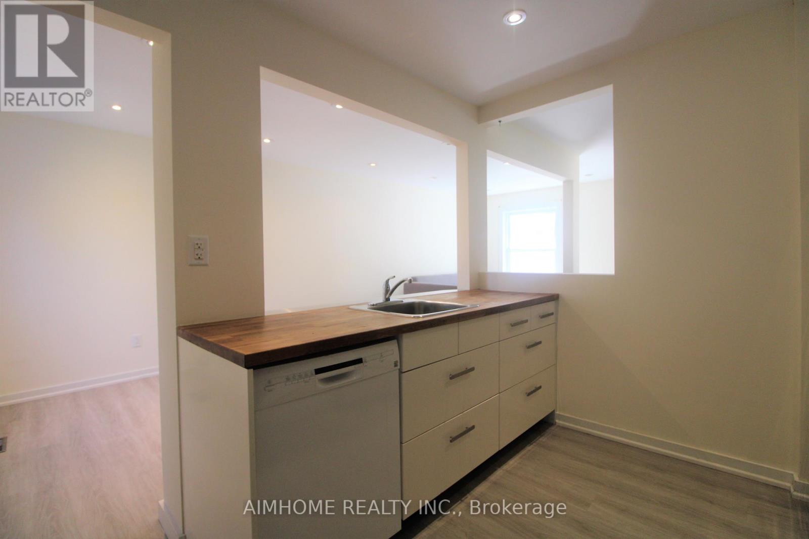 303 St Helens Avenue, Toronto, Ontario  M6H 4A2 - Photo 17 - C12663924