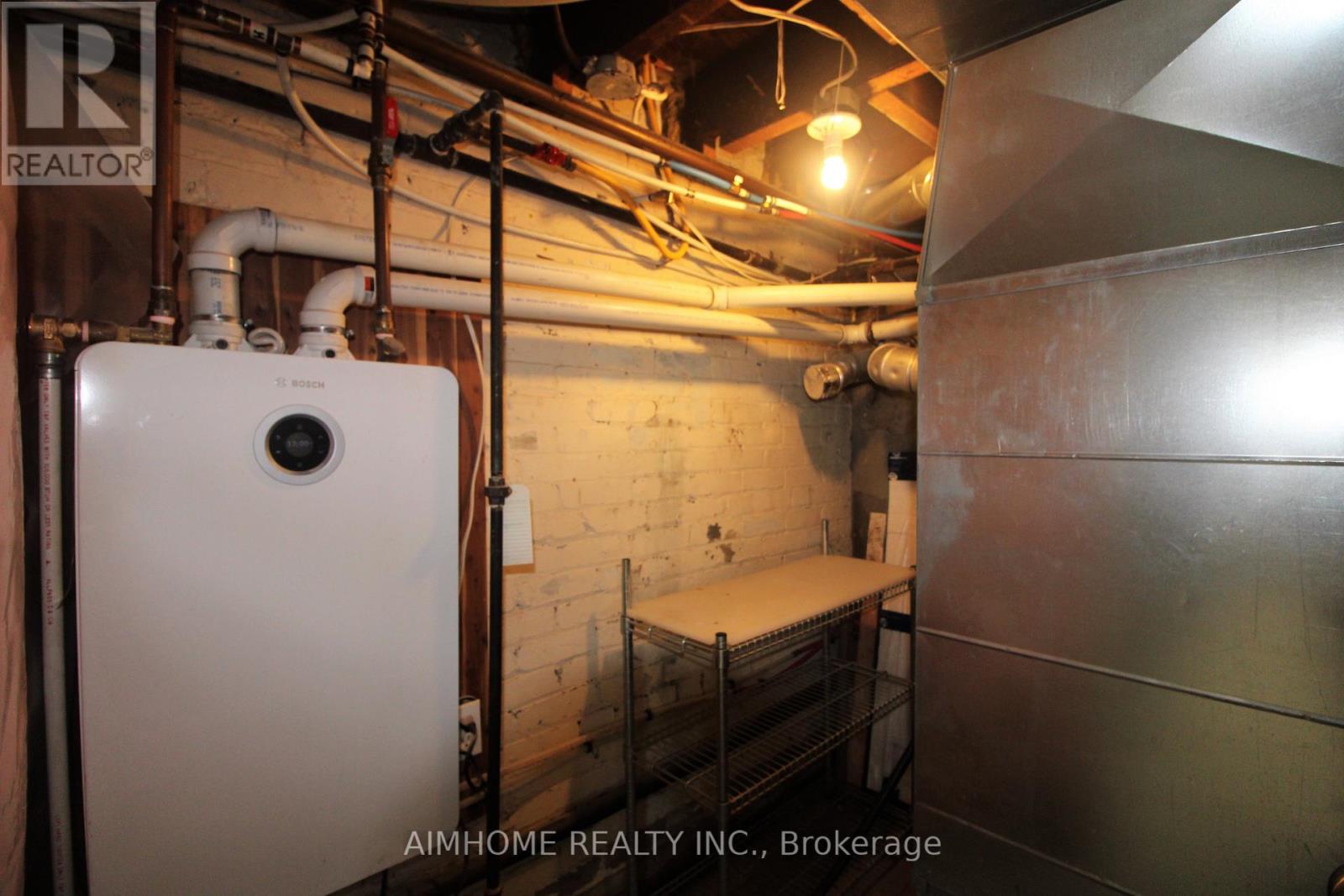 303 St Helens Avenue, Toronto, Ontario  M6H 4A2 - Photo 32 - C12663924