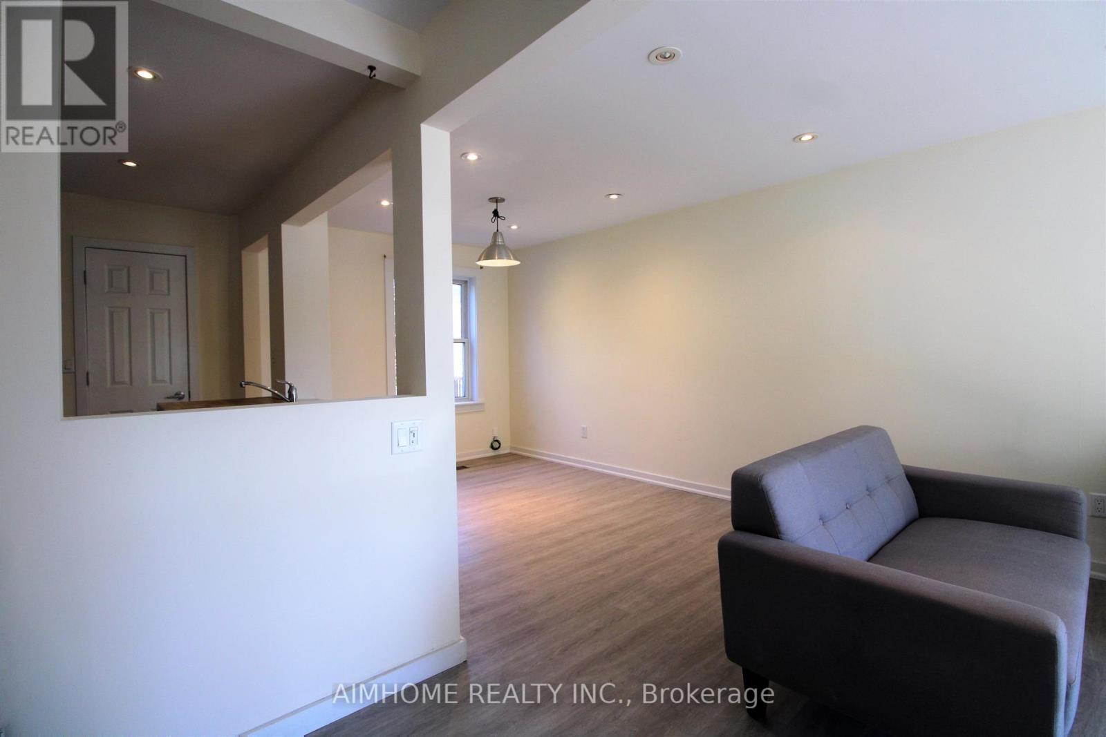 303 St Helens Avenue, Toronto, Ontario  M6H 4A2 - Photo 5 - C12663924