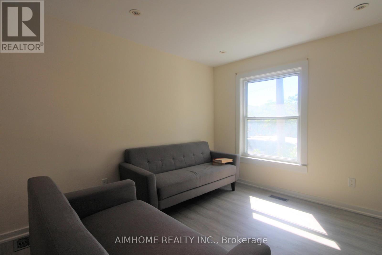 303 St Helens Avenue, Toronto, Ontario  M6H 4A2 - Photo 7 - C12663956